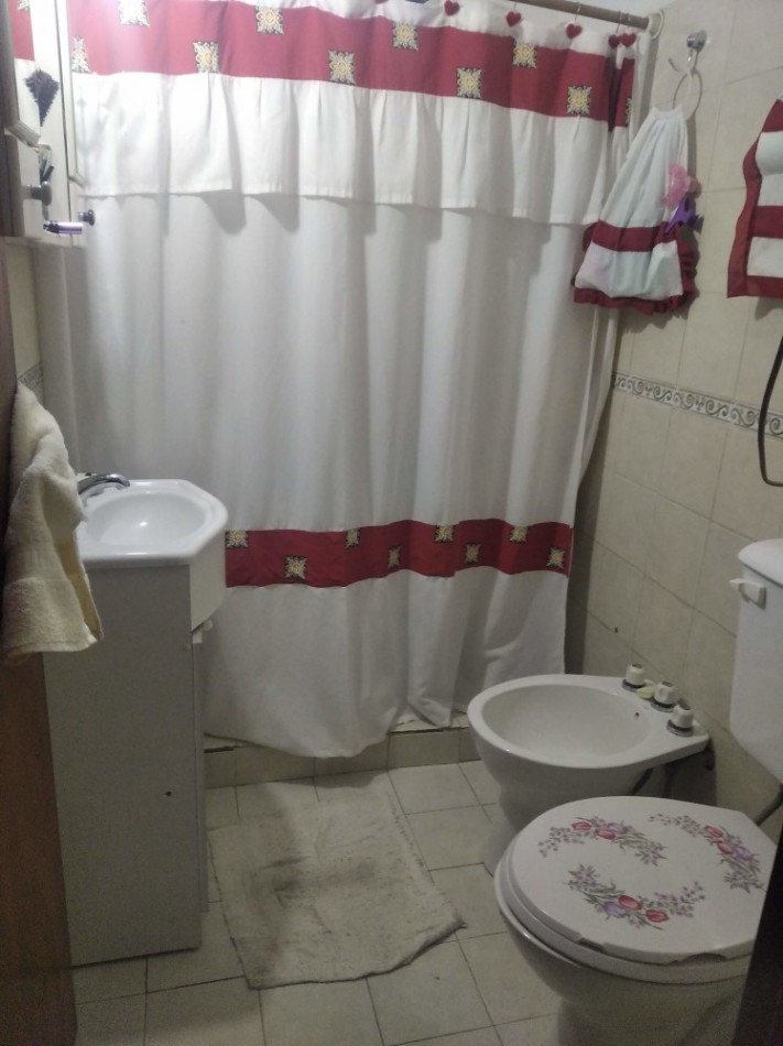 CASA EN PH DE 2 HABITACIONES EN OPORTUNIDAD- CARLOS PAZ