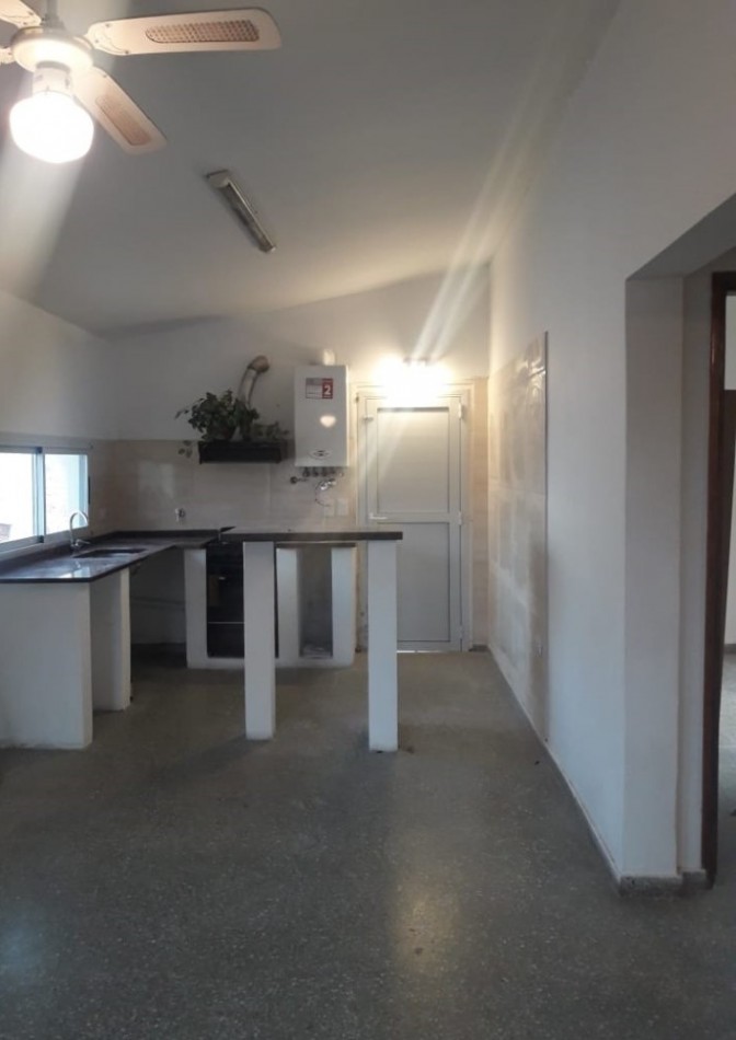 CASA EN VENTA CARLOS PAZ ENORME PATIO
