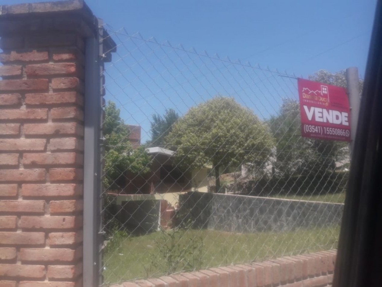 CASA EN VENTA CARLOS PAZ ENORME PATIO
