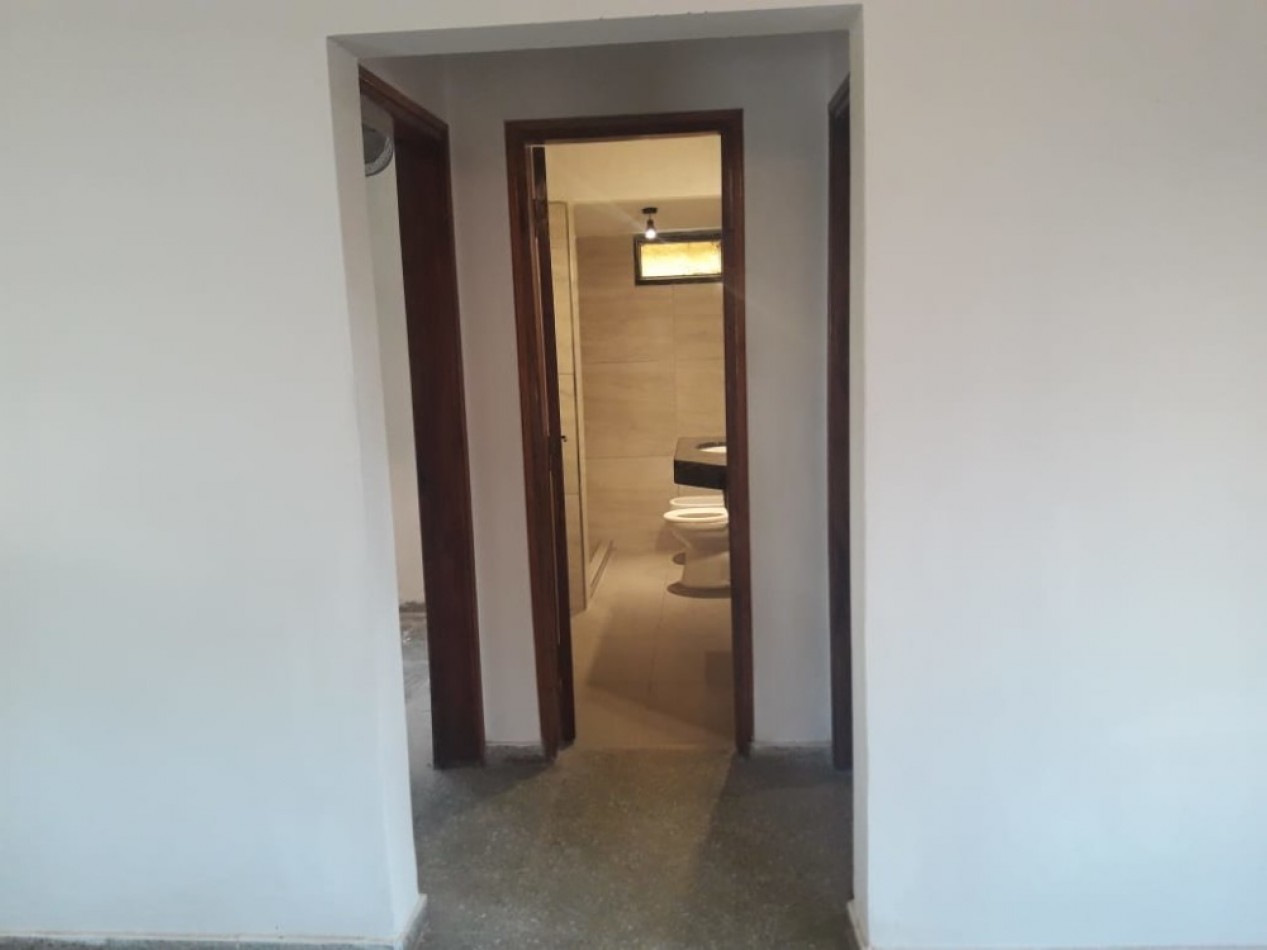 CASA EN VENTA CARLOS PAZ ENORME PATIO
