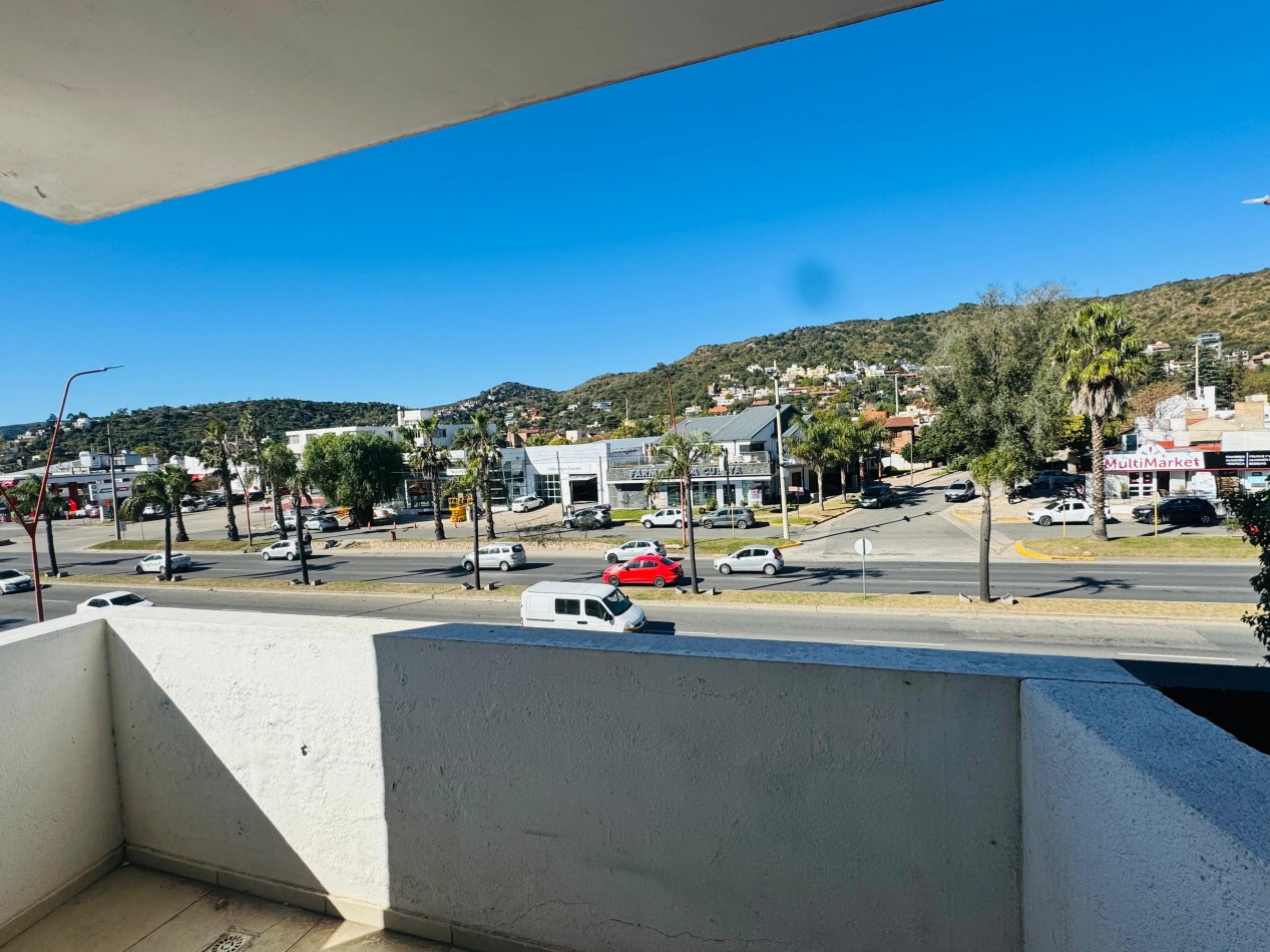 DEPARTAMENTO EN VENTA CARLOS PAZ AVENIDA